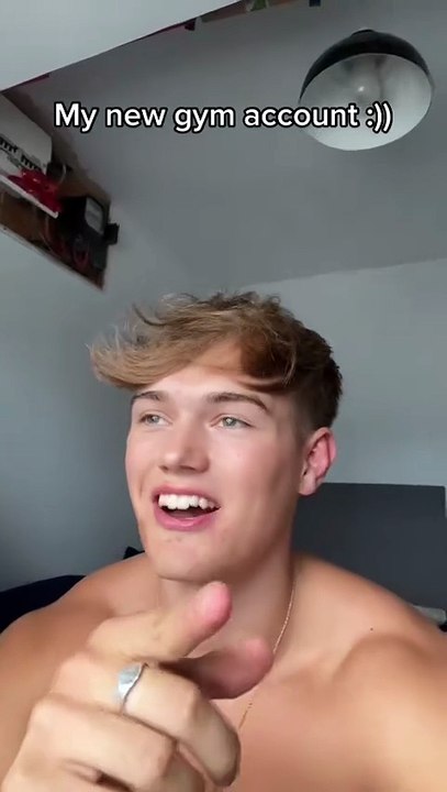 Follow me here to see more of my gym videos 😎💪 #gym #physiqueupdate #trending #fyp #fitness #gymlifestyle #fitnessmotivation