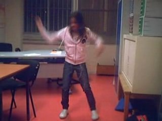 mathilde danse la tecktonik