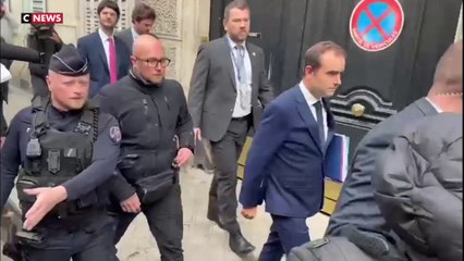 Sébastien Lecornu sauve sa tête et commence la bataille du budget