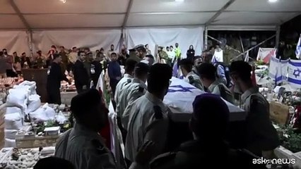 Israele seppellisce un soldato ucciso il 7 ottobre del 2023