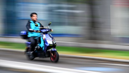 Novelle der Straßenverkehrsordnung verbannt "E-Mopeds" von Radwegen