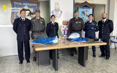 Hashish nascosto nei pacchi per i detenuti: scoperto piano per introdurre droga in carcere (17.10.25)