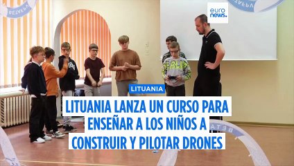 Un curso del Ministerio de Defensa lituano enseña a niños a construir y manejar drones