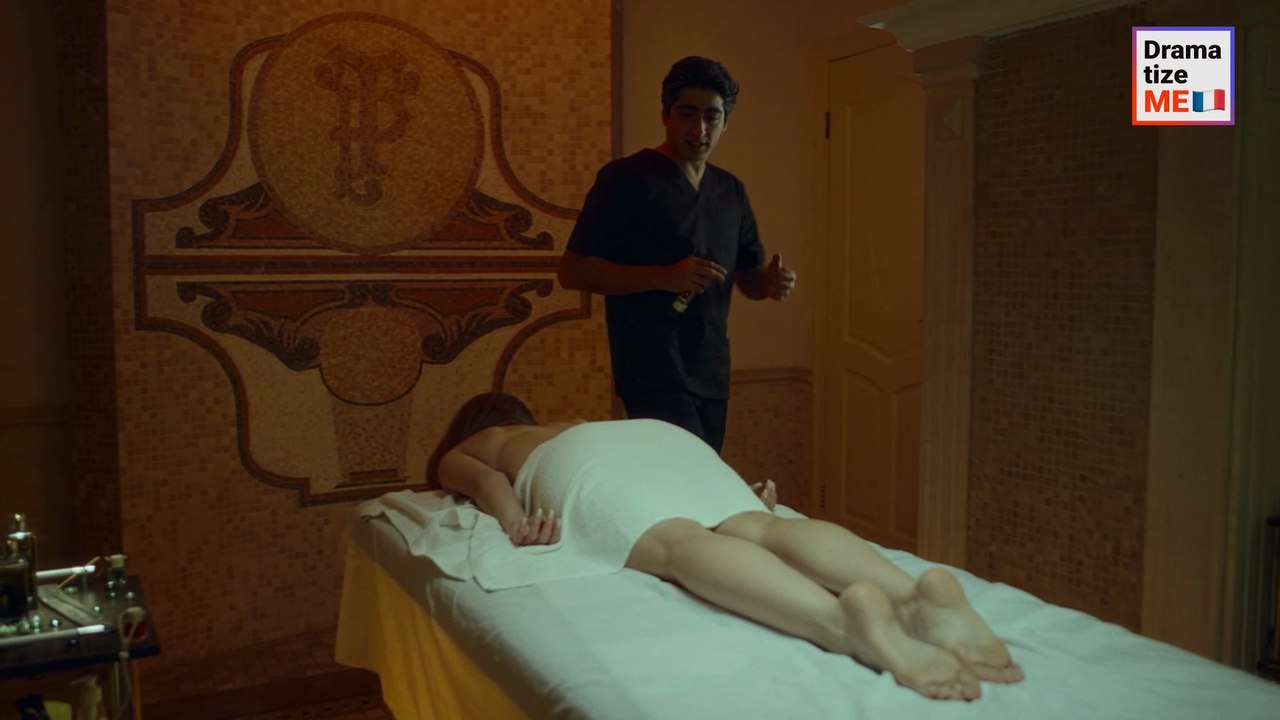 Masseur Paralysant Sa Cliente