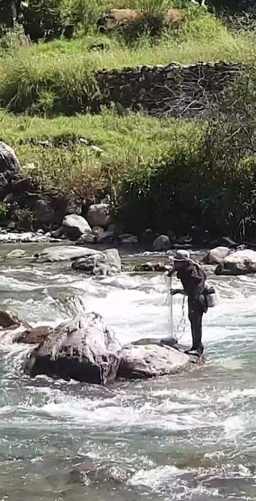 cast net fishing in Nepal | himalayan trout fishing with handmade cast net |