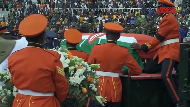 Kenya, migliaia di persone a Nairobi ai funerali dell'ex premier Raila Odinga