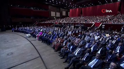 Cumhurbaşkanı Erdoğan: "Biz tarihinin hiçbir sayfasında sömürgecilik lekesi taşımamış bir ülkeyiz. Asırlardır gittiğimiz her yere barışı, sayı ve sevgiyi, refahı götürdük."