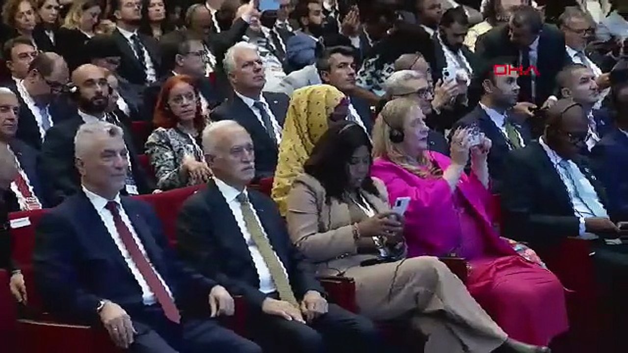 Cumhurbaşkanı Erdoğan Afrikalılara Nazım Hikmet şiirini okudu