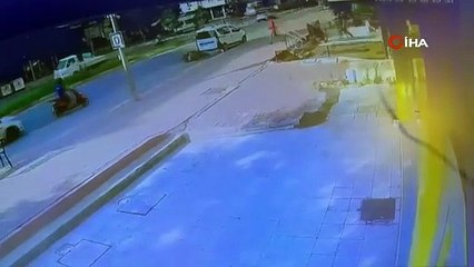 Antalya’da cinayet gibi kaza kamerada: Motosiklete çarpıp olay yerinden kaçtı