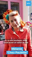 Mélanie loue "Chez Paulette", sa maison décorée dans le style des années 50 au Mans, qui fait aussi salon de thé-boutique