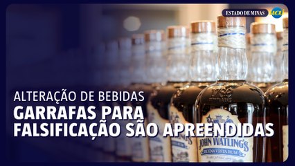 Delegacia especializada em combate às fraudes apresenta aprendeu garrafas que seriam reaproveitadas com bebidas falsas