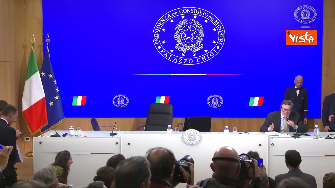 Giorgetti a cronisti: Scusate non sono in formissima, sono appena atterrato da Washington