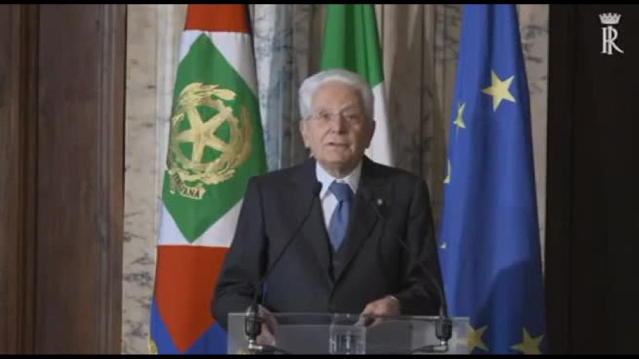 Lavoro, Mattarella: la questione salariale non può essere elusa