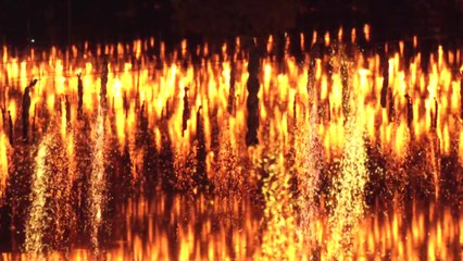 [영상] 가을밤 수놓은 함안의 '불꽃비'...일본인 관광객 사로잡아 / YTN