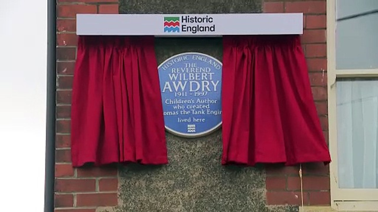 Blue plaque honours Thomas the Tank Engine creator