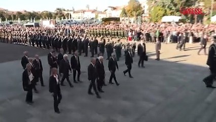 Strage casolare, lacrime e commozione a Padova: Mattarella abbraccia i familiari dei carabinieri