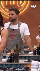 Luis Ventura cocinó ñoquis y cuando los escupió en el plato cuando el jurado lo obligó a probar