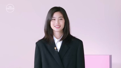 Cast of Squid Game ditches tracksuits for suits to play charades [ENG SUB]