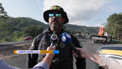 Acidente na BR-101 Sul: Mulher perde controle de veículo e colide contra caminhão - Investigação e impacto no trânsito