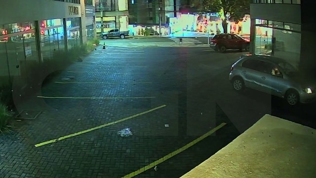 “O ERO ME FAZ UMANA”: Pichadora analfabeta é flagrada por câmeras no Centro de Cascavel