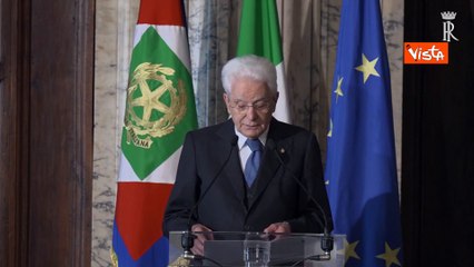 Mattarella: Ai piani alti buone remunerazioni, ai bassi sfruttamento