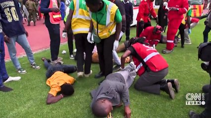 Kenya’da cenazede yine izdiham