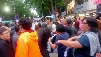 "La Patria no se vende: el rechazo de los vecinos de Tres de Febrero a Milei