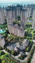 Everyone says Sheng Huaixu is a high-ranking, favored child of heaven, and no one can catch his eye. But that woman pretending to be a socialite has become his exception and preference. He knows that she is using his power for revenge, but he still willin