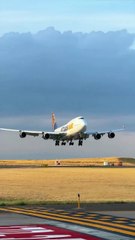 A selection of #airliners #landing and performing #goaround #aviation