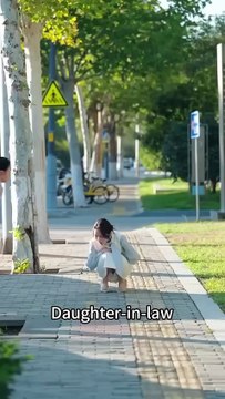 After three years of marriage, she's never seen her husband's face. After she got pregnant, she was accused of indecent behavior and kicked out by her in-laws. Devastated, she wanted a divorce, but was shocked to discover that the man who had a soul mate