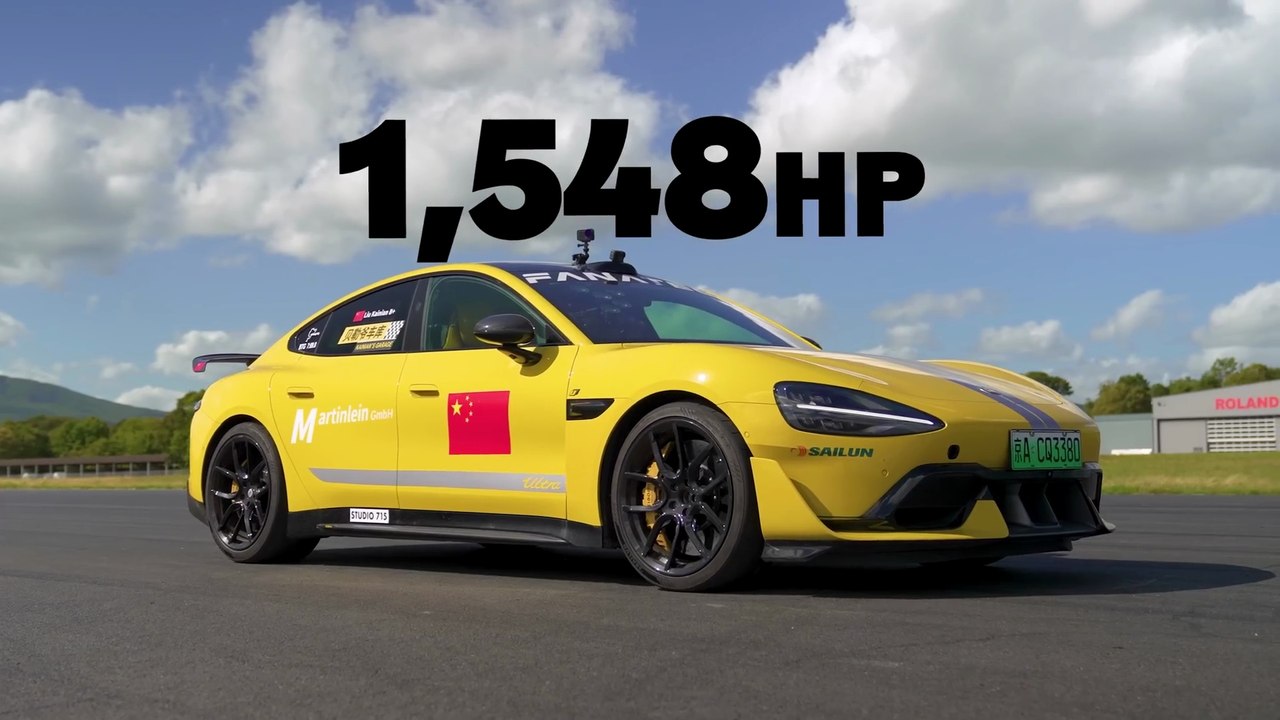 Xiaomi SU7 Ultra v Tesla Model S Plaid_ DRAG RACE