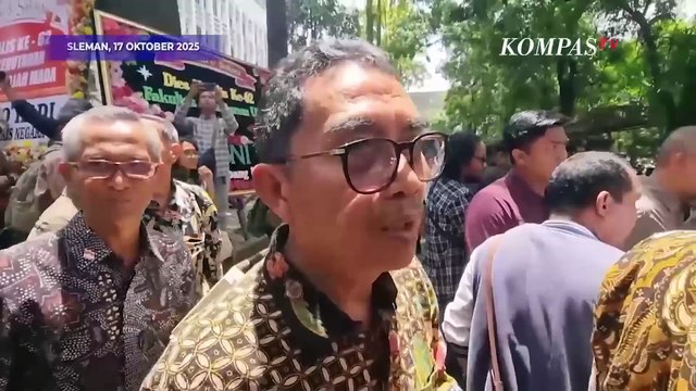 Kumpulan Momen Jokowi dan Teman Kuliah di Dies Natalis UGM ke-62 Fakultas Kehutanan - PARASOT