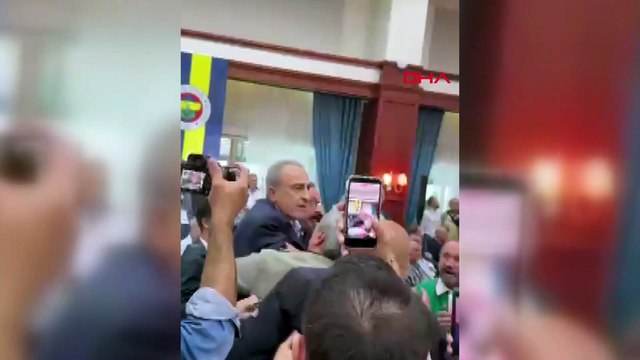 İZLE | Fenerbahçe Kulübü Yüksek Divan Kurulu'nda kavga çıktı! Aziz Yıldırım ve Ali Koç...