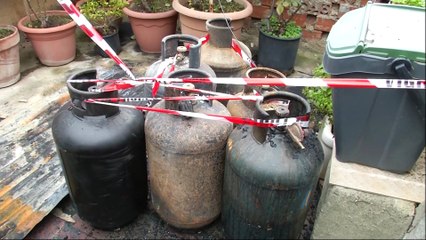 Rione Ariella, dopo l'incendio del 2024 vanno giù le baracche