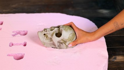 Spooky grave decoration for your yard