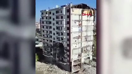 11 katlı bina saniyeler içinde yerle bir oldu!