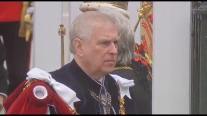 Il passo indietro del principe Andrea : "la cosa giusta" per i londinesi