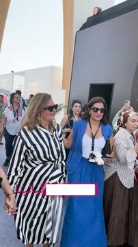 لحظة وصول يسرا لحضور معرضها ضمن فعاليات مهرجان الجونة السينمائي