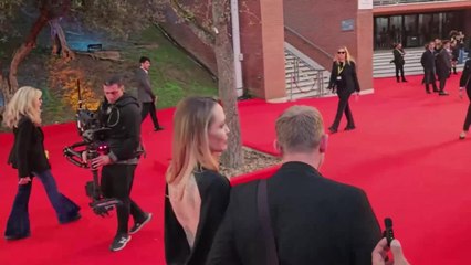 Angelina Jolie alla Festa del Cinema, la diva accende il tappeto rosso. Louis Garrell: «Couture è un film universale»