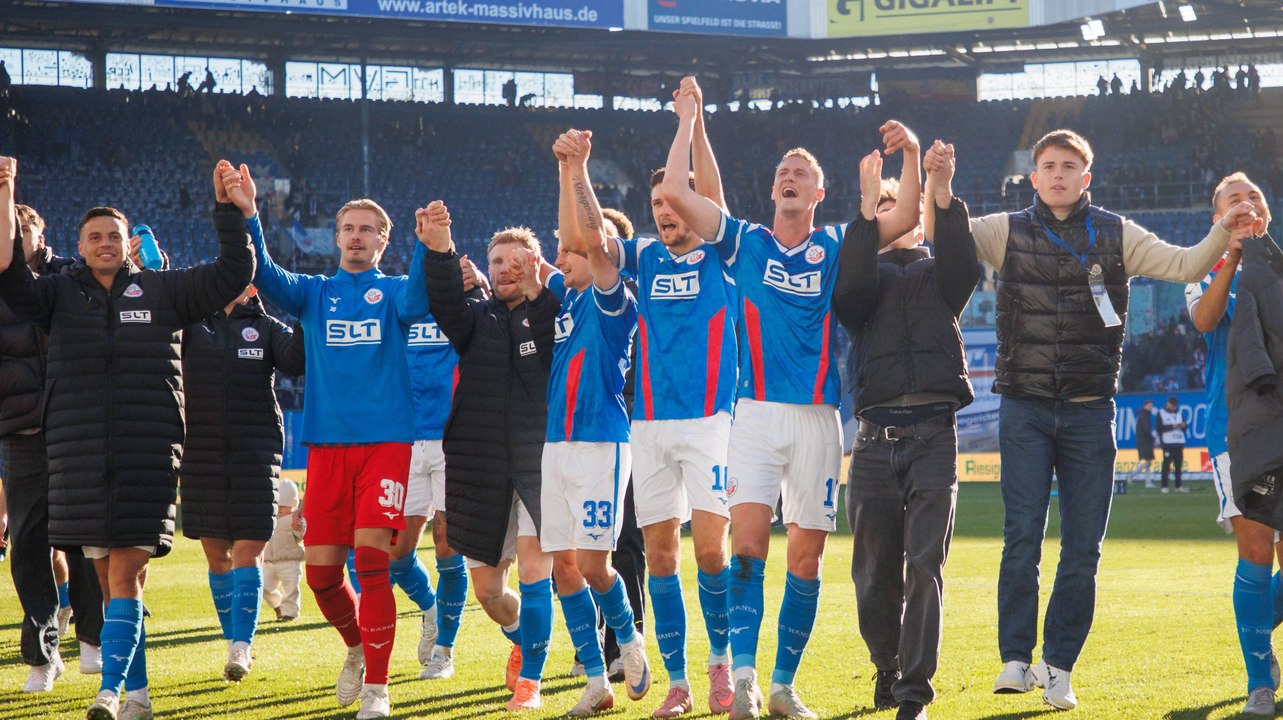 Verschossener Elfer, Alu-Pech: Hansa jubelt trotzdem dreimal gegen Wiesbaden