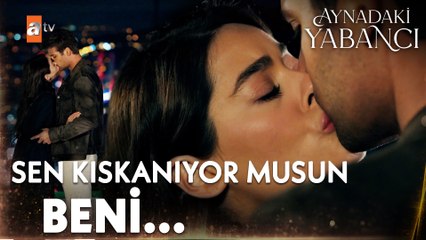 Azra, Barış'ı öpüyor! - Aynadaki Yabancı 3. Bölüm