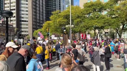 Canada Joins the U.S.: Toronto Flooded by “No Kings” Protesters