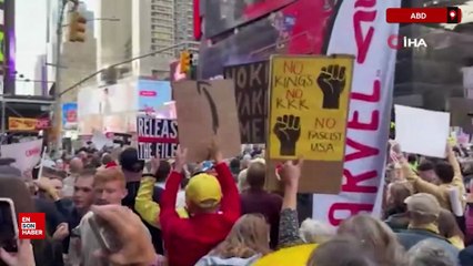 New York'ta on binlerce kişi Trump yönetimini eleştirdi