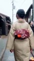 ¿Por qué aún se usan las sandalias japonesas tradicionales - Cronoscopio (360p, h264)