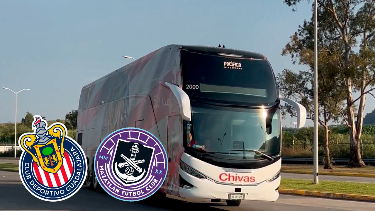 Chivas y Mazatlán llegan al Estadio Akron y son recibidos por la afición rojiblanca