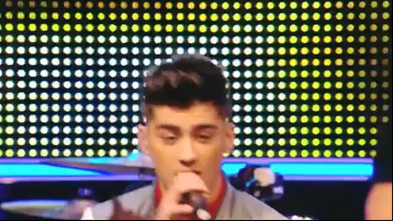 One Direction performing One Thing on Le Grand Journal