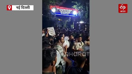 JNU में पुलिस और छात्रों के बीच झड़प, छात्र संघ अध्यक्ष समेत हिरासत में लिए गए 28 छात्र