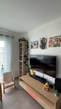 Il y a les coups critiques dans les jeux… et les critiques dans la vraie vie. Aucun LEGO n’a souffert pendant cette vidéo. Mon pied, par contre, oui 😅