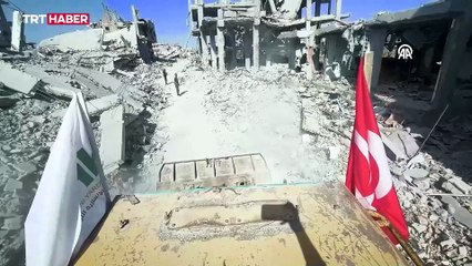 Gazze'de enkaz kaldırma ve temizlik çalışmaları yürütülüyor