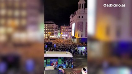 Rosalía aparece por sorpresa en Callao para presentar su nuevo disco